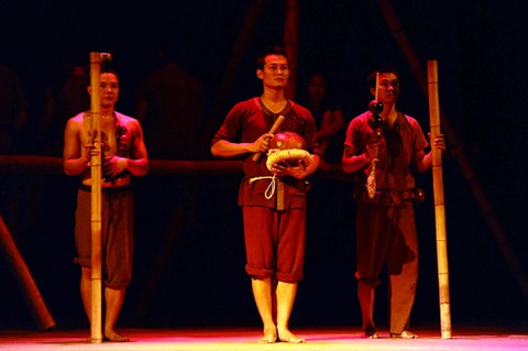 "My village" show imbued with Viet culture - ảnh 4